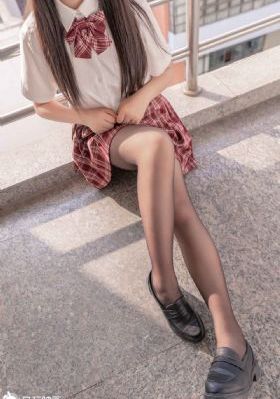 美女毛茸茸的阴户视频